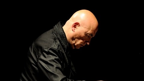 El músico y compositor Mike Garson ha trabajado en la creacion de 12 piezas  para el programa de 'Sinfonías que sanan'.