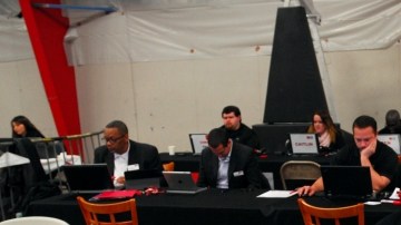 Una feria organizada por The  Center for New York City Neighborhoods fue realizada el sábado con la participación de entidades financieras y el objetivo de evitar los embargos hipotecarios.