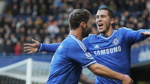 El Chelsea, de José Mourinho, buscará hoy, cuando enfrente al  West Bromwich, mantener el liderato de la Liga Premier.