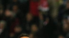Mario Mandzukic (c) del Bayern Munich celebra su gol ante el Hamburgo con su compañero Mario Goetze.