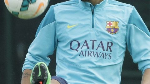 Neymar ya practicó al parejo de todo el equipo.