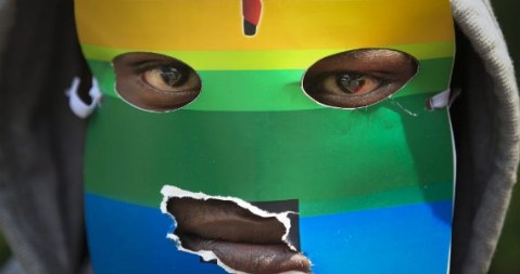 El informe sostiene que "la homosexualidad no es una enfermedad, sino simplemente un comportamiento anormal que es aprendido a través de las experiencias de la vida".