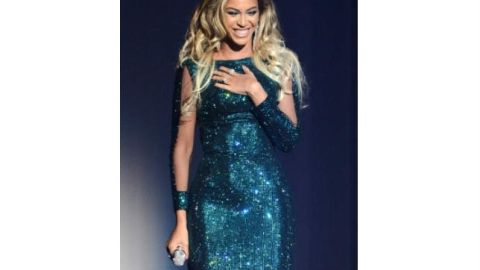Beyoncé hizo una presentación sorpresa y estrenó su nuevo tema XO.