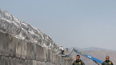 Los agentes de la Patrulla Fronteriza están autorizados a utilizar fuerza letal contra un atacante si temen por su vida.