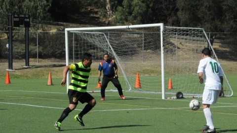 Partido entre Tlajomulco y Palermo en la División Premier de      la Liga California.