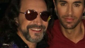 Pitbull, Marco Antonio Solís y Enrique Iglesias la liaron en los bastidores de Premios Lo Nuestro.
