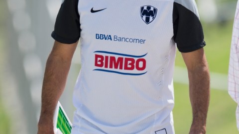 Carlos Barra debuta como técnico dirigiendo a Rayados.