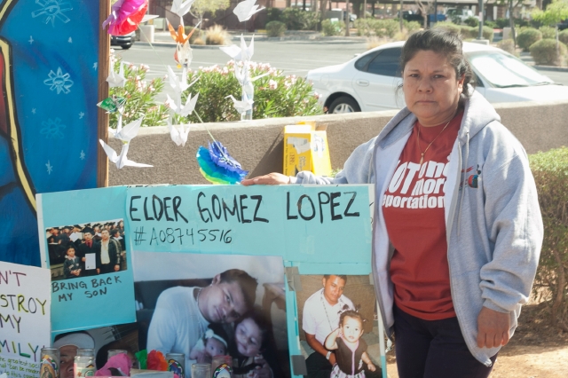 La madre del inmigrante Elder Gómez no se da por vencida en Phoenix,  Arizona.