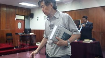 Alberto Fujimori  a su llegada  a la audiencia del juicio oral en su contra.