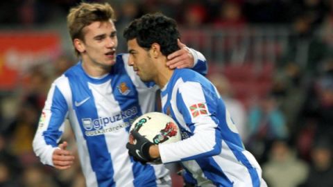 El francés Antoine Griezmann y el mexicano Carlos Vela, son la octava dupla más goleadora de Europa