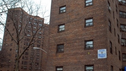 La mayoría de los 176,000 apartamentos del sistema de vivienda pública tienen más de medio siglo de antigüedad.