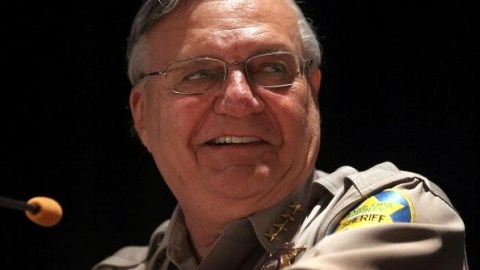 John Kavanagh aseguró que los comentarios eran parte de una sátira de Arpaio (en la foto) durante el evento privado.