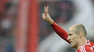 Arjen Robben consiguió triplete en el triuno 5-1 cdel Bayern Munich sobre Schalke 04
