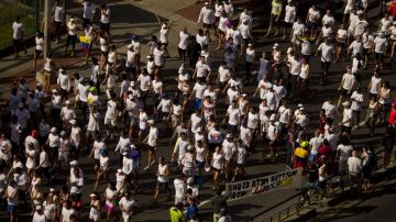 Cientos de venezolanos corrieron hoy la segunda edición de los “10K por la vida y la paz en Caracas”.