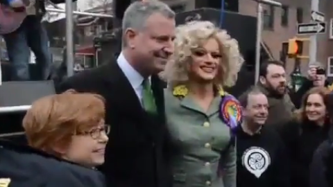 El desfile nació ante la negativa de los organizadores del desfile de San Patricio de permitir a homosexuales ser identificados como tales.