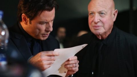John Travolta ensayó lo que iba a decir, pero tal lo traicionaron las luces... o los lentes de contacto. Nadie sabe.