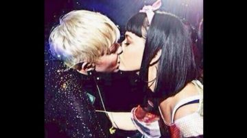 Miley Cyrus y Katy Perry se dieron un beso en la boca en el pasado 22 de febrero.