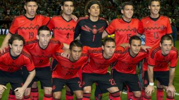 La selección mexicana estrenó uniforme en el duelo ante Nigeria