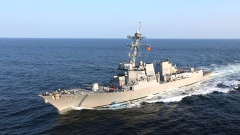 Los ejercicios militares se realizan en medio de la tensión por la situación en la península ucraniana de Crimea.