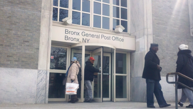 Edificio que alberga la Oficina Postal   de la calle 149 y Grand Concourse,  El Bronx.
