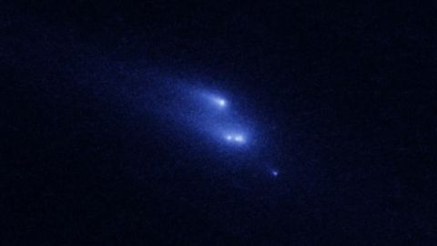Los científicos tratan de determinar las causas de la fragmentación del asteroide.