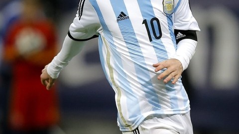Lionel Messi durante el amistoso entre Argentina y Rumania en Bucarest.
