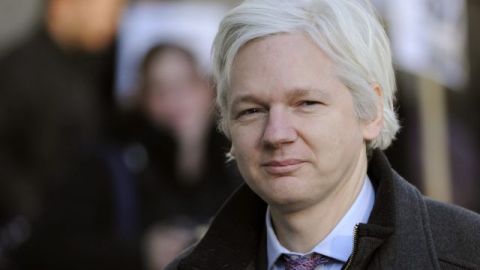 El fundador de WikiLeaks (en la foto) consideró como un "héroe" al analista técnico de la Agencia Central de Inteligencia (CIA) de Estados Unidos.