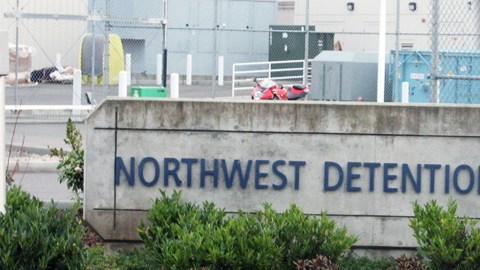 154 de los casi 1,300 detenidos en el Tacoma Northwest Detention Center que han iniciado la huelga de hambre se quejan del trato que reciben.