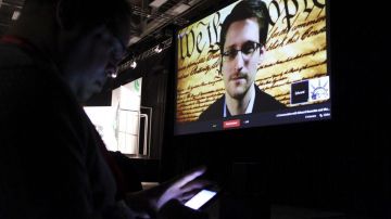 Snowden dijo que la mejor protección contra ese espionaje ilimitado son las herramientas de codificación.