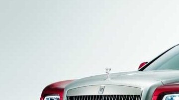 Un vehículo cómodo y lujoso para viajar y realizar negocios al mismo tiempo.