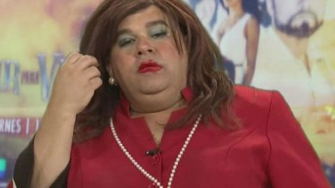 Aunque se hace pasar por la prima de El Gordo, La Lupe es realmente su propio personaje y el más actual.