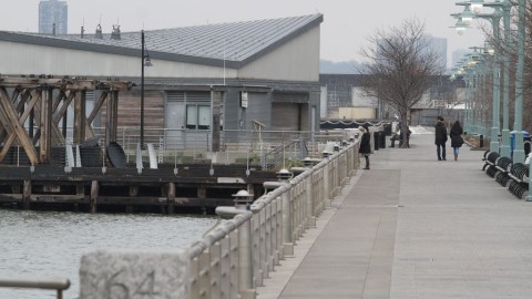 Las parcelas disponibles para desarrollo en el río Hudson son propiedad del Gobierno.
