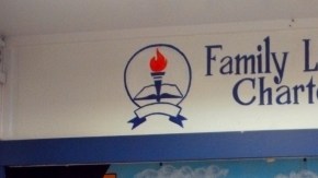 La Family Life Academy Charter School (FLACS), que abrió sus puertas en 2001, es una de las charter más exitosas.