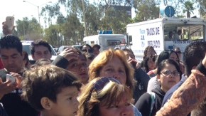 Familias que quedaron atras, se preparan a cruzar la frontera mañana.