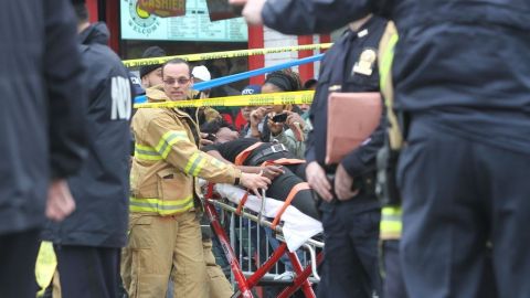 Dos de las personas heridas permanecen en condición de gravedad.