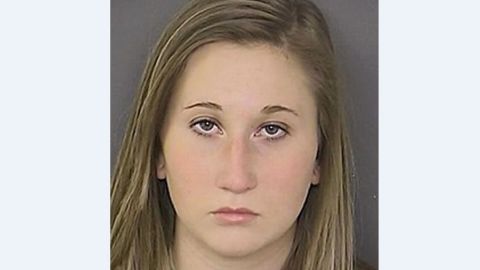 Lauren Bush, de 17 años, es una de las adolescentes arrestadas.