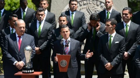 En el encuentro en Los Pinos también estuvo presente Carlos Slim, dueño del club León