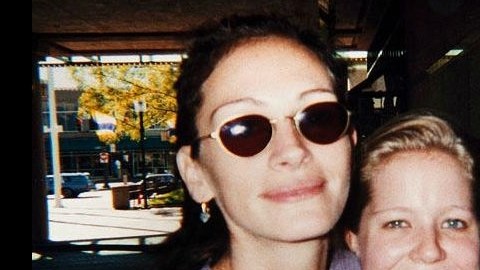 Julia Roberts no emitió declaraciones del suicidio de su hermana, por parte de madre, Nancy Motes.