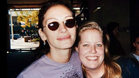 Julia Roberts no emitió declaraciones del suicidio de su hermana, por parte de madre, Nancy Motes.