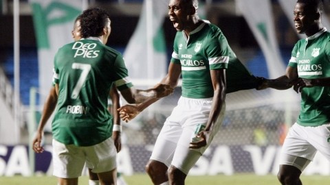 Los jugadores del Deportivo Cali dieron la vuelta a un marcador adverso y ahora son líderes de su grupo en la Libertadores.
