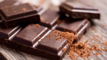 El consumo de chocolate tiene beneficios para la salud.