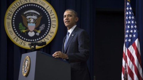 Barack Obama, asiste en la Casa Blanca a una proyección de la película "César Chávez", que rememora la historia de ese líder campesino.