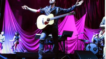 Juanes se convirtió en el primer músico latino  en cantar una canción en español en el show de Jimmy Fallon.