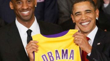 La estrella de los Lakers en una de las visitas que el club hizo a la Casa Blanca.