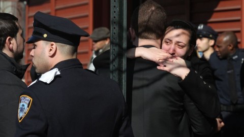 Oficiales hicieron una guardia de honor y cada uno se despidió de Camacho.