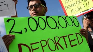 Los activistas critican que bajo el gobierno de Barack Obama casi dos millones de personas han sido deportadas de EEUU.