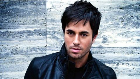 Iglesias tiene una relación desde el año 2001 con la extenista Anna Kournikova.