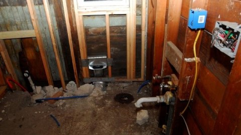 Algunos afectados por el Huracán Sandy aún viven sin servicios básicos como el de calefacción.