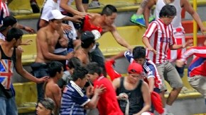 Ocho seguidores  de Chivas recibieron cargos formales.