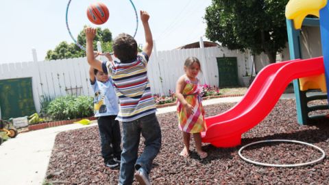 La actividad física es fundamental en los niños para evitar la obesidad.